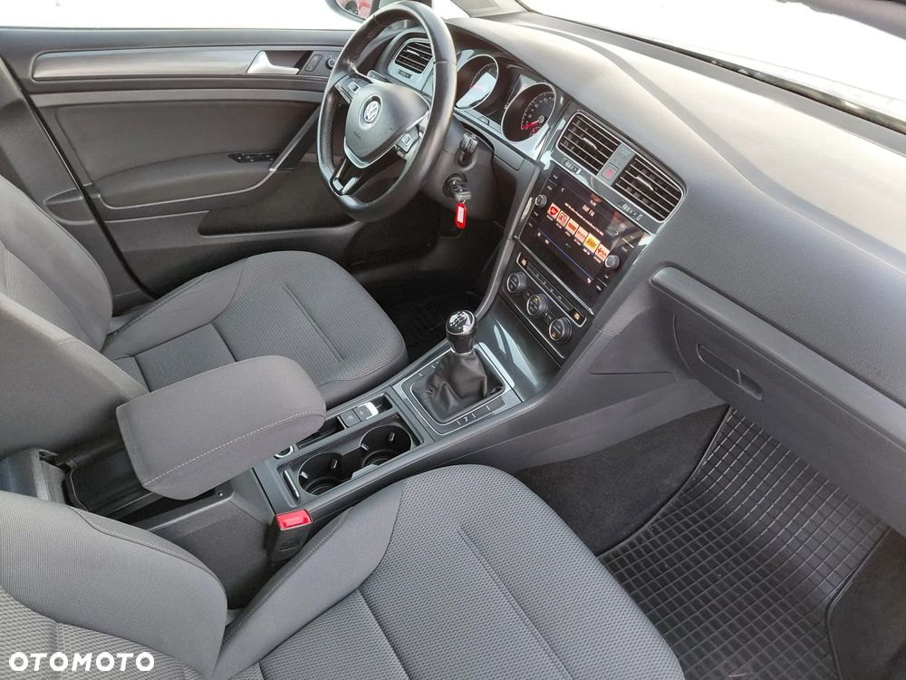 Volkswagen Golf 1.0 TSI BMT Comfortline - 9
