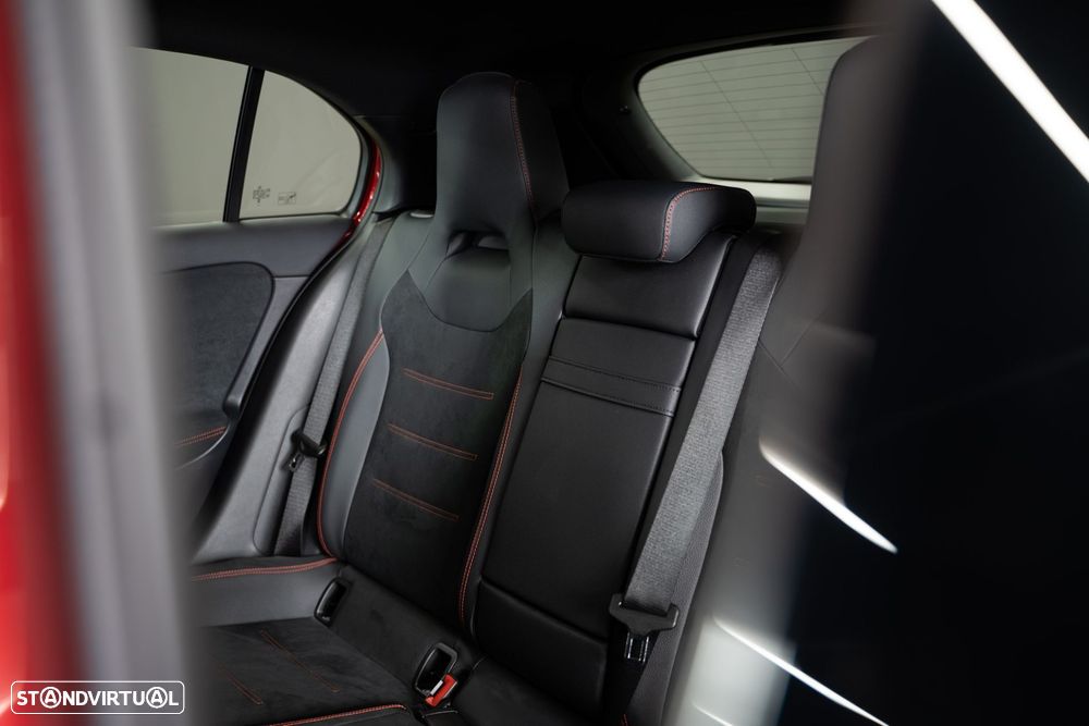 Mercedes-Benz A 250 e AMG Line - 19