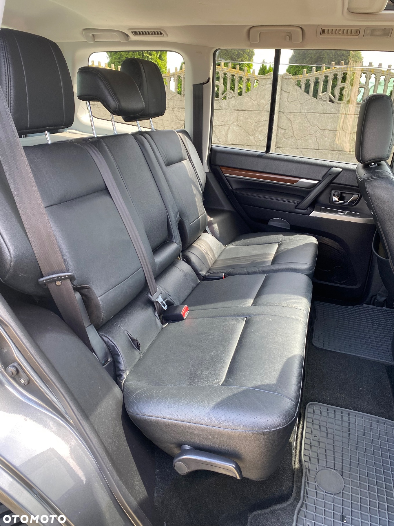 Mitsubishi Pajero - 20