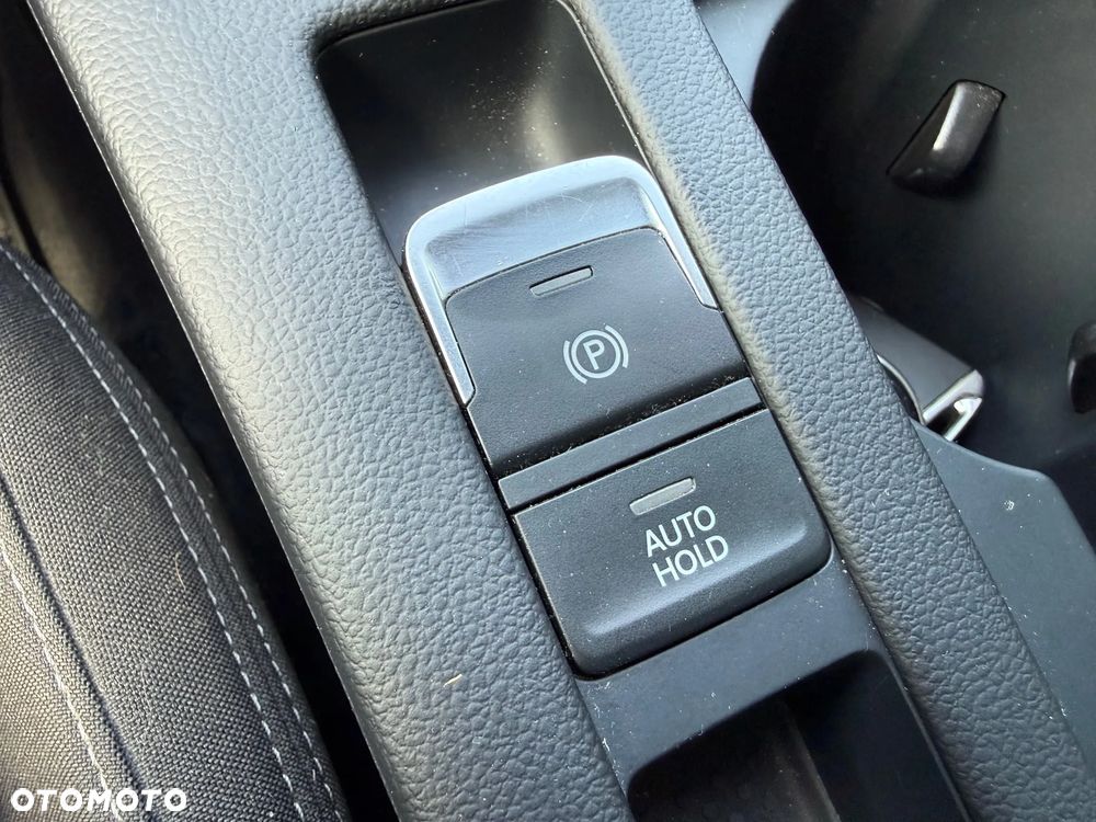 Volkswagen Passat 2.0 TDI Business DSG - 12