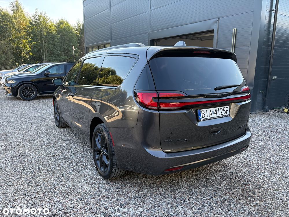 Chrysler Pacifica - 6