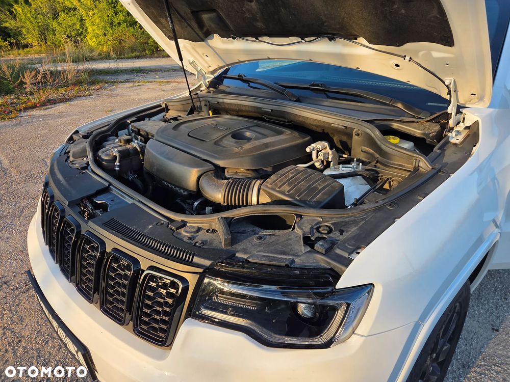 Jeep Grand Cherokee - 30