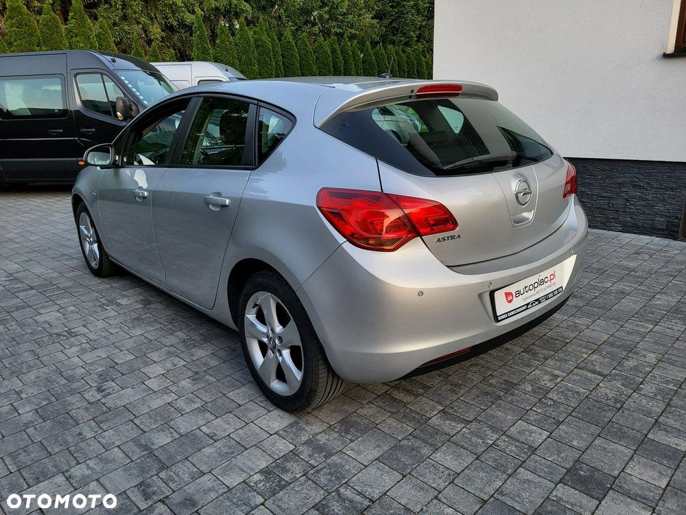 Opel Astra - 8