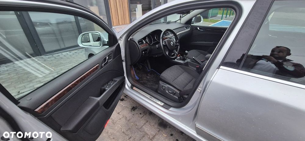 Skoda Superb 2.0 TDI Elegance - 4