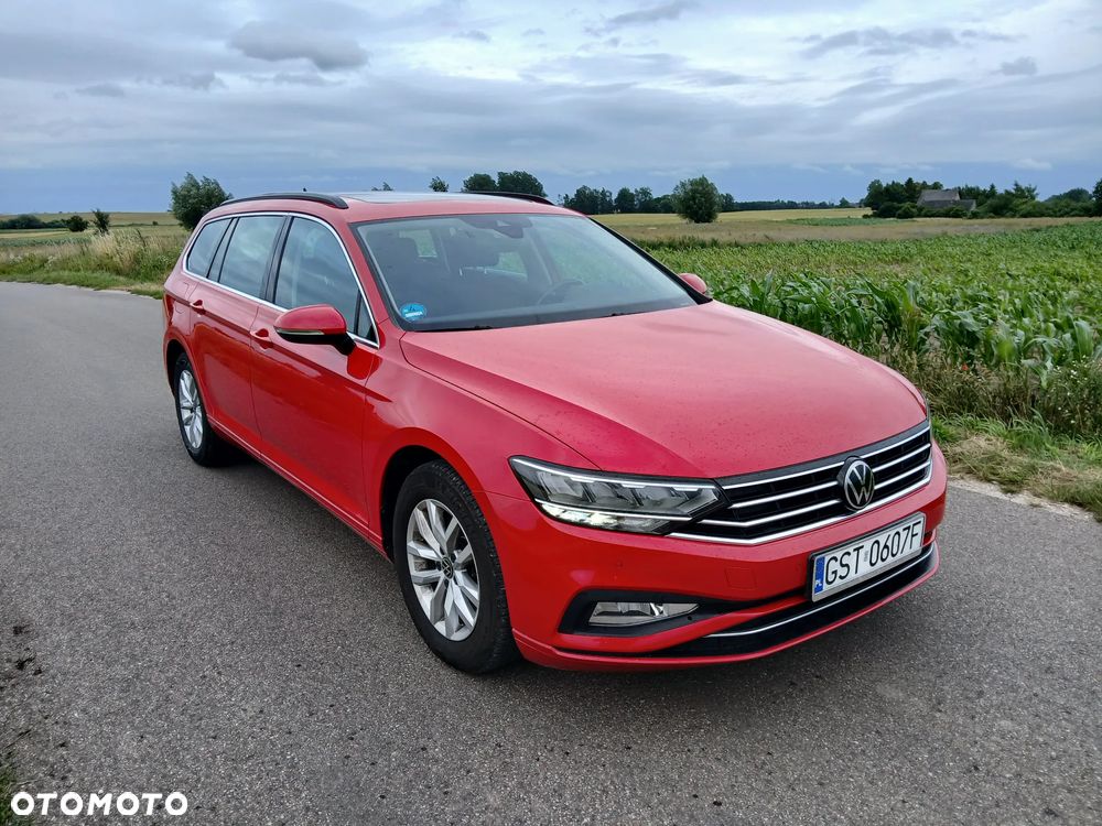 Volkswagen Passat - 1