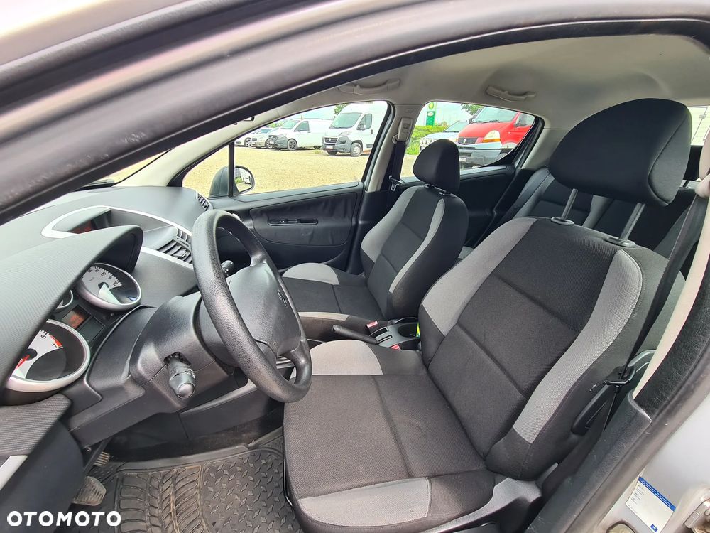 Peugeot 207 1.4 Trendy - 17