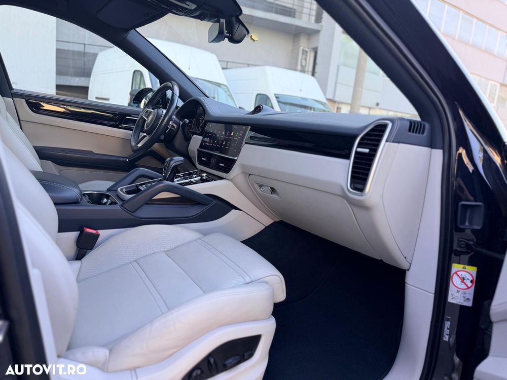 Porsche Cayenne Coupe E-Hybrid Tiptronic S - 10