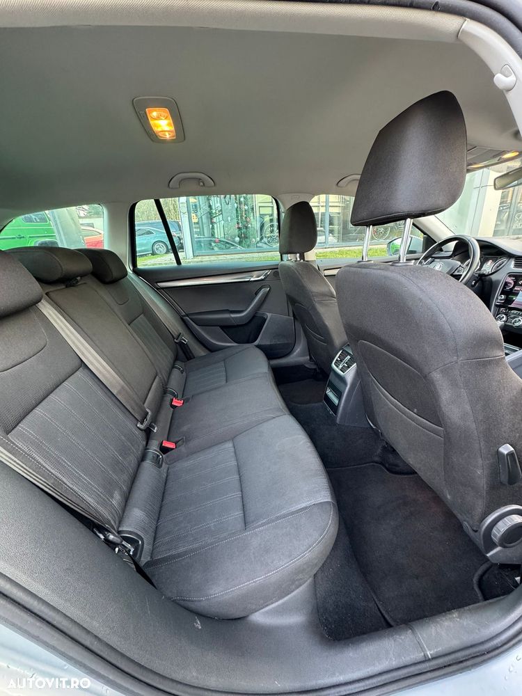 Skoda Octavia 2.0 TDI DSG Ambition - 14