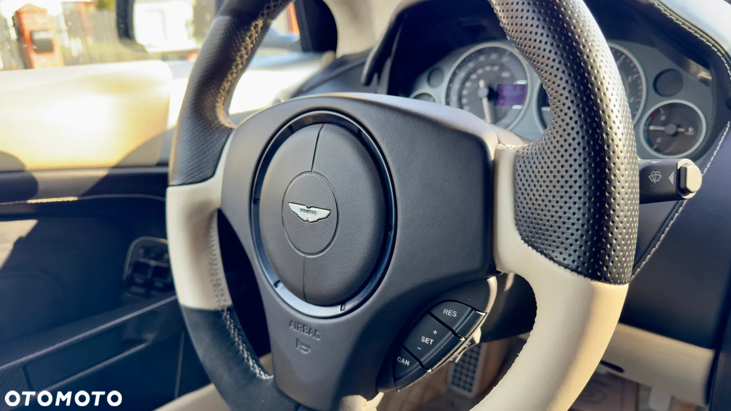 Aston Martin DBS Cabrio Touchtronic - 14