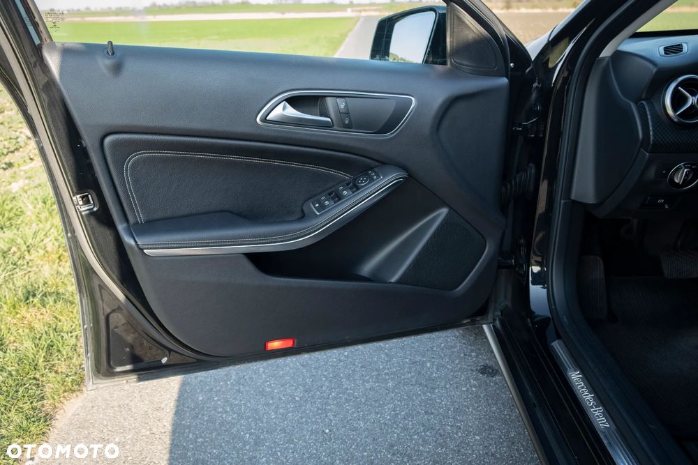 Mercedes-Benz Klasa A 200 7G-DCT AMG Line - 19