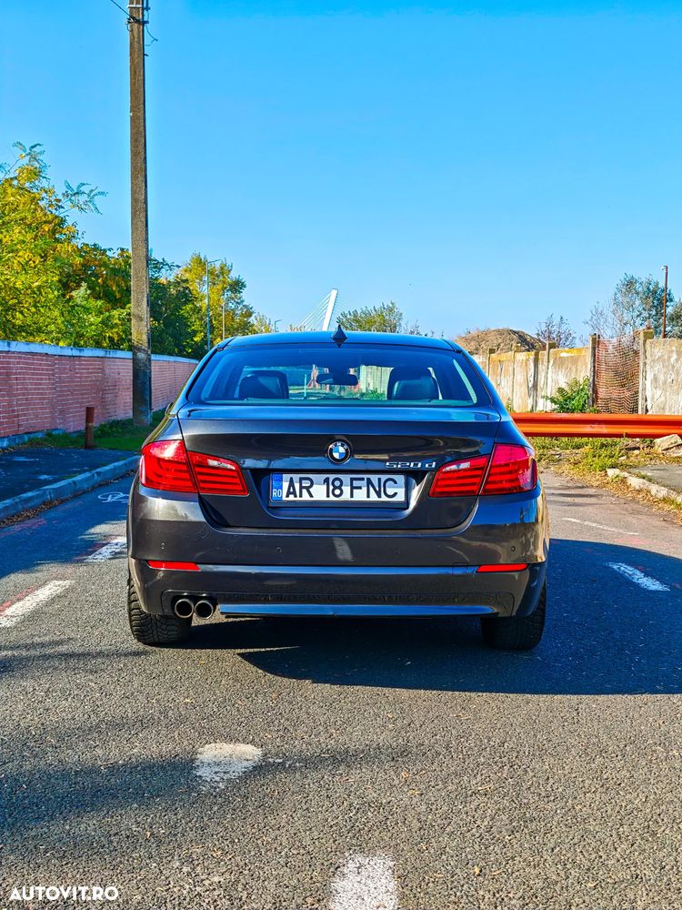 BMW Seria 5 520d Aut. - 10