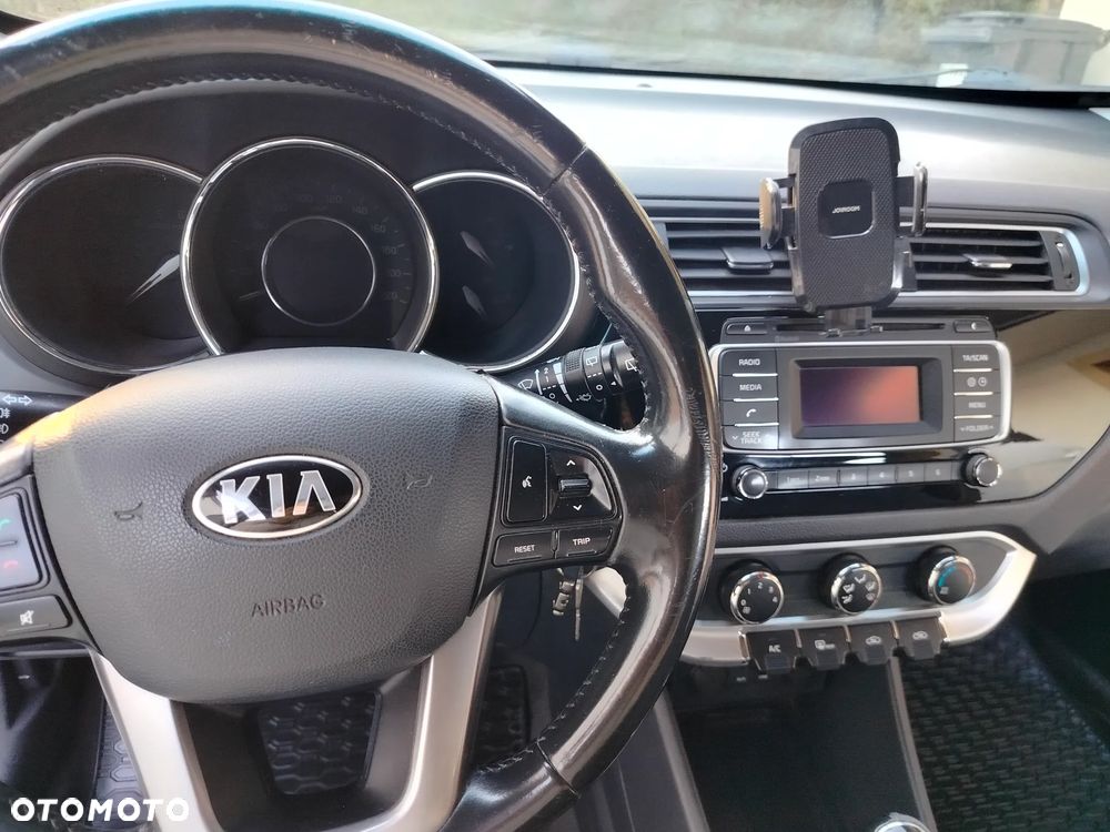 Kia Rio 1.1 CRDI Attract - 12