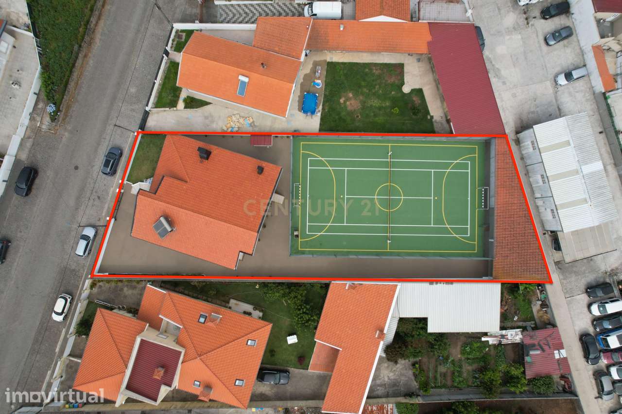 Moradia com 4 Frentes e Campo de Ténis em São Félix da Marinha - Grande imagem: 5/60