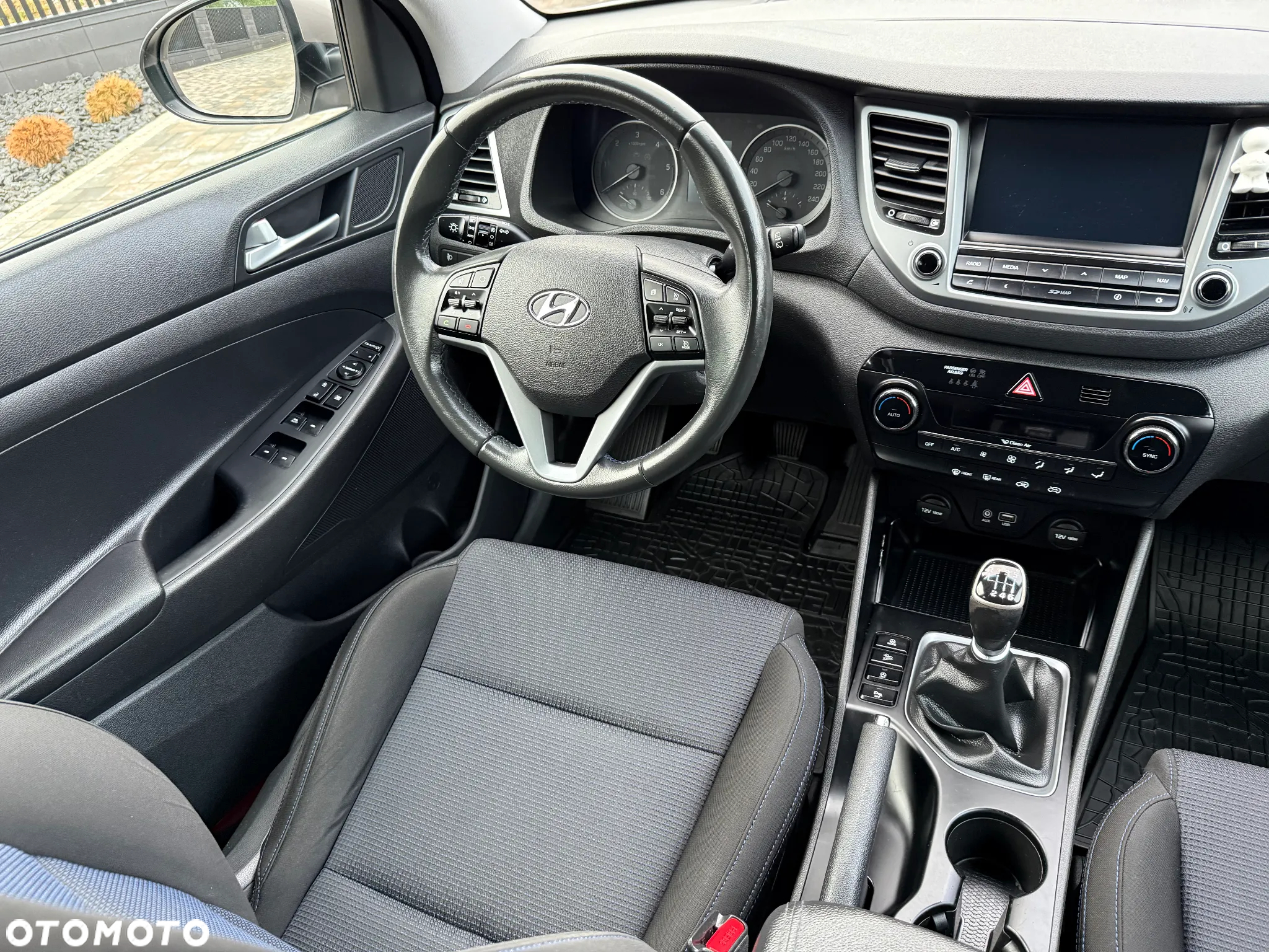 Hyundai Tucson 1.7 CRDI BlueDrive Comfort 2WD - 16