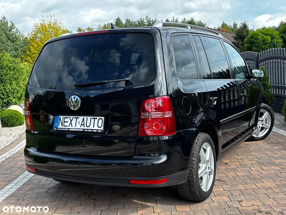Volkswagen Touran 2.0 TDI DPF Highline - 16