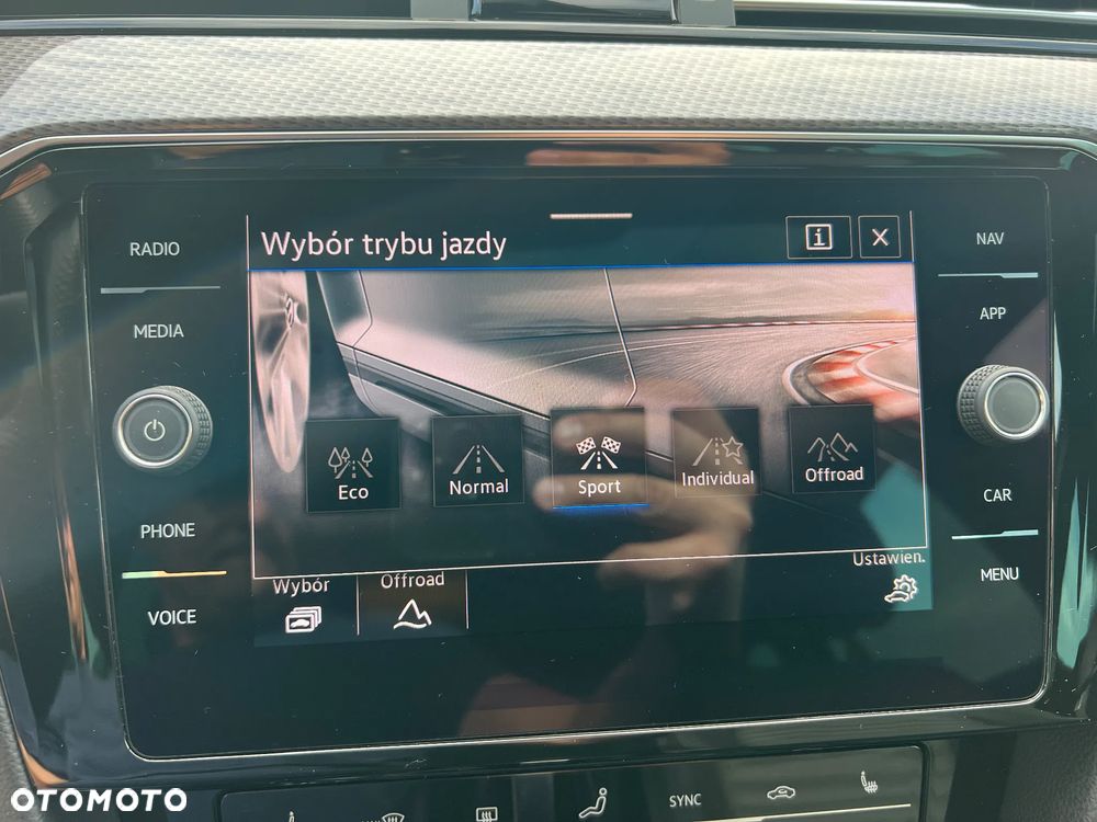 Volkswagen Passat Alltrack 2.0 TDI SCR DSG 4Motion - 28