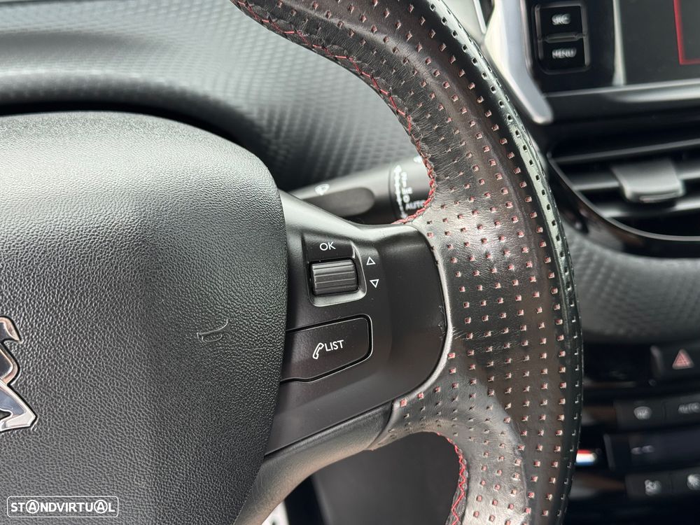 Peugeot 208 1.2 PureTech GT Line - 15