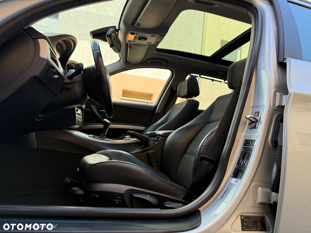 BMW Seria 3 325i - 23