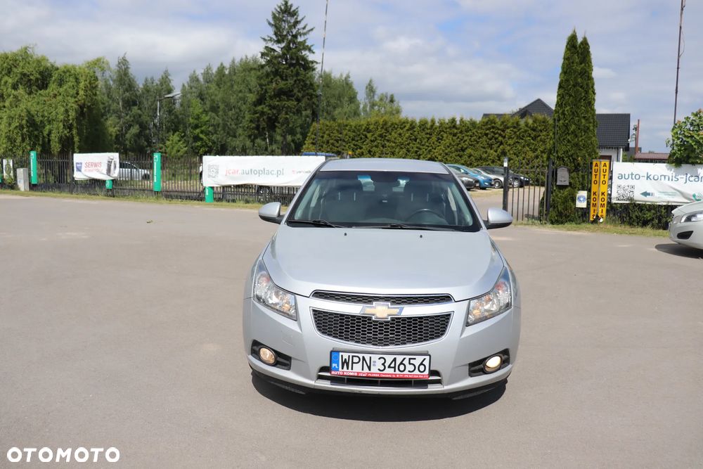Chevrolet Cruze 1.6 Base - 3