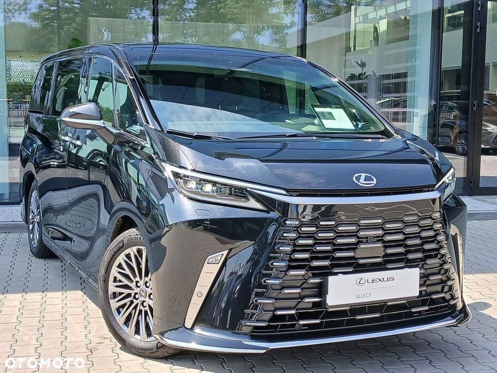 Lexus LM - 10