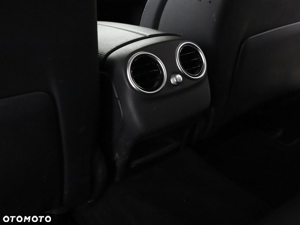 Mercedes-Benz Klasa C 180 9G-TRONIC Avantgarde - 39