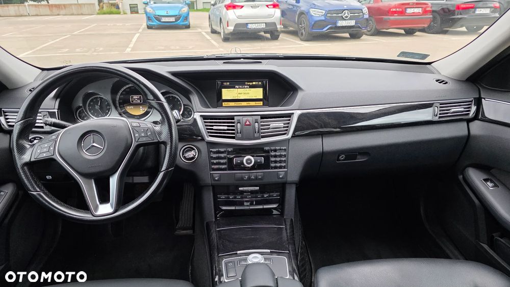 Mercedes-Benz Klasa E 200 CGI BlueEFFICIENCY 7G-TRONIC Avantgarde - 11