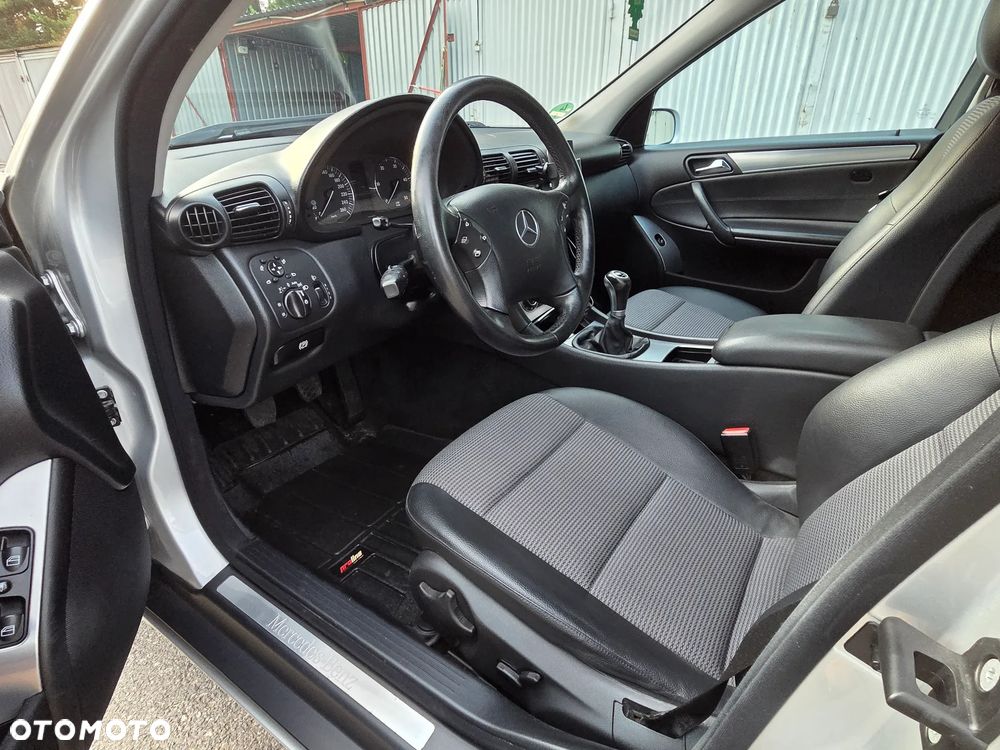 Mercedes-Benz Klasa C 220 T CDI Avantgarde - 9