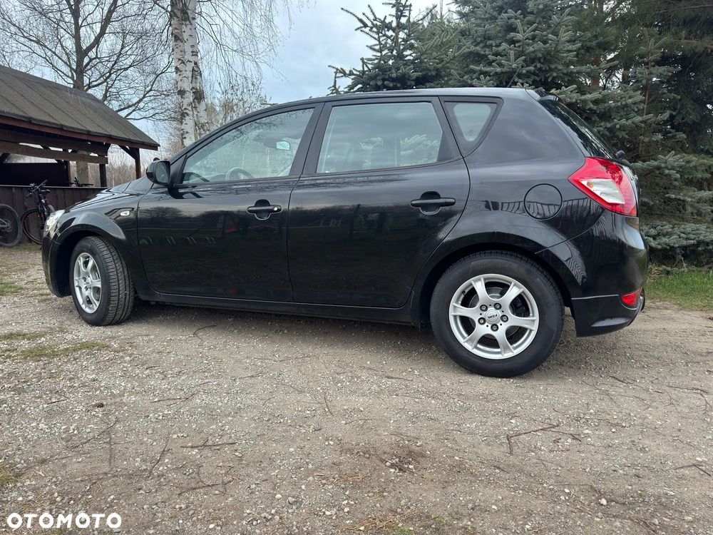 Kia Ceed 1.4 CVVT Dream-Team Edition - 21