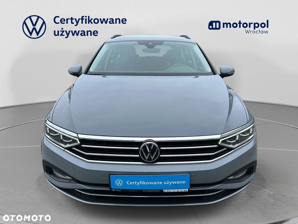 Volkswagen Passat - 12