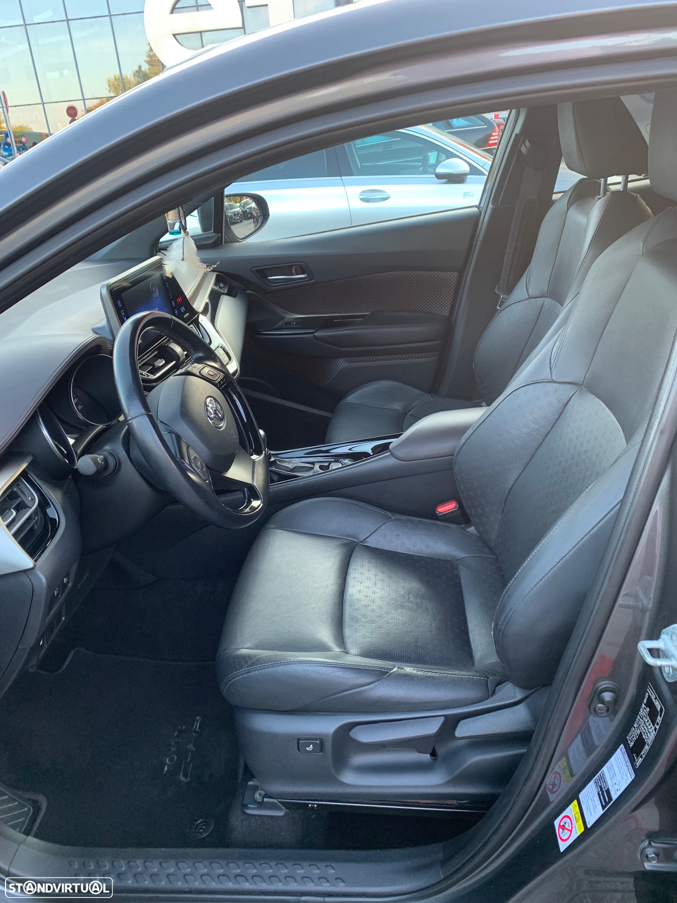 Toyota C-HR 1.8 HSD Exclusive+P.Luxury - 8