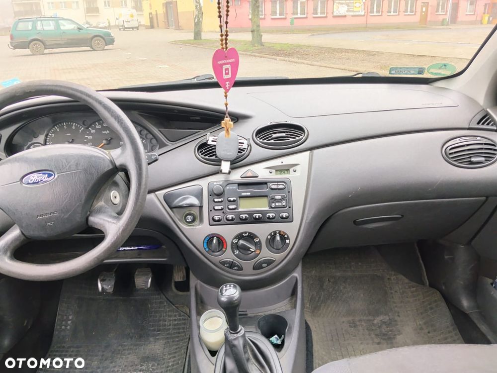 Ford Focus 1.6 Comfort - 11