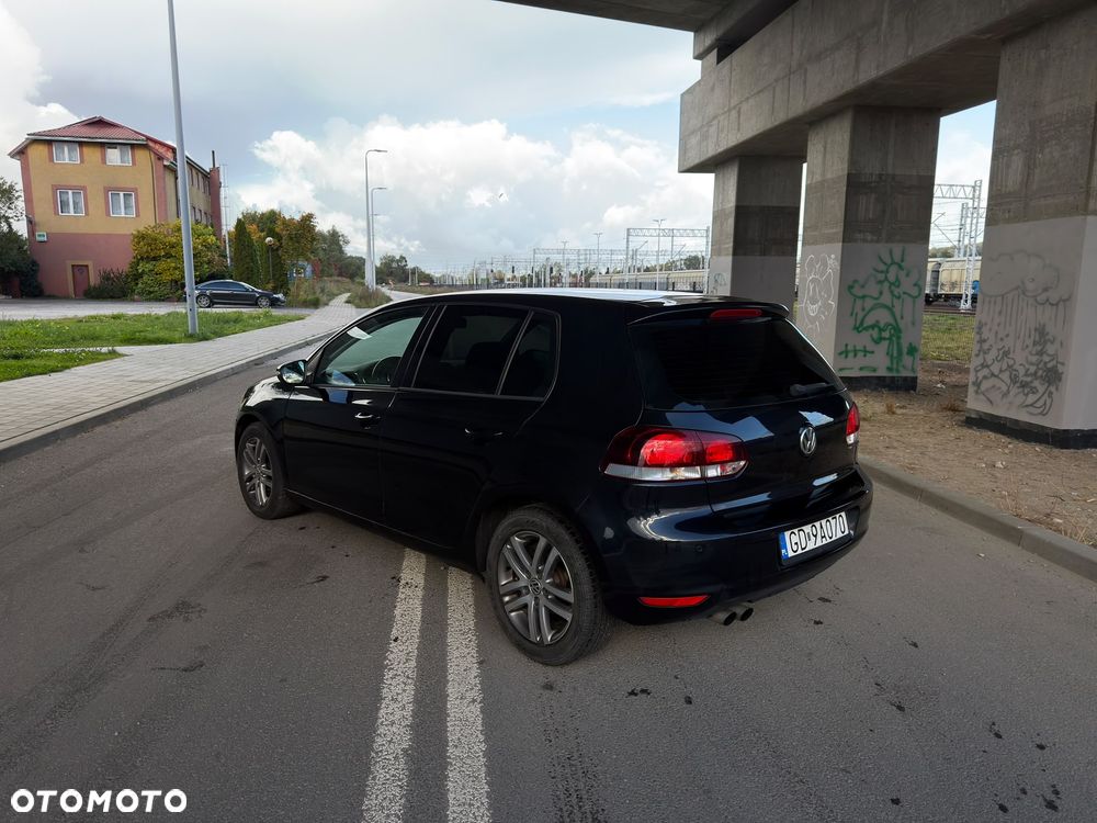 Volkswagen Golf - 6