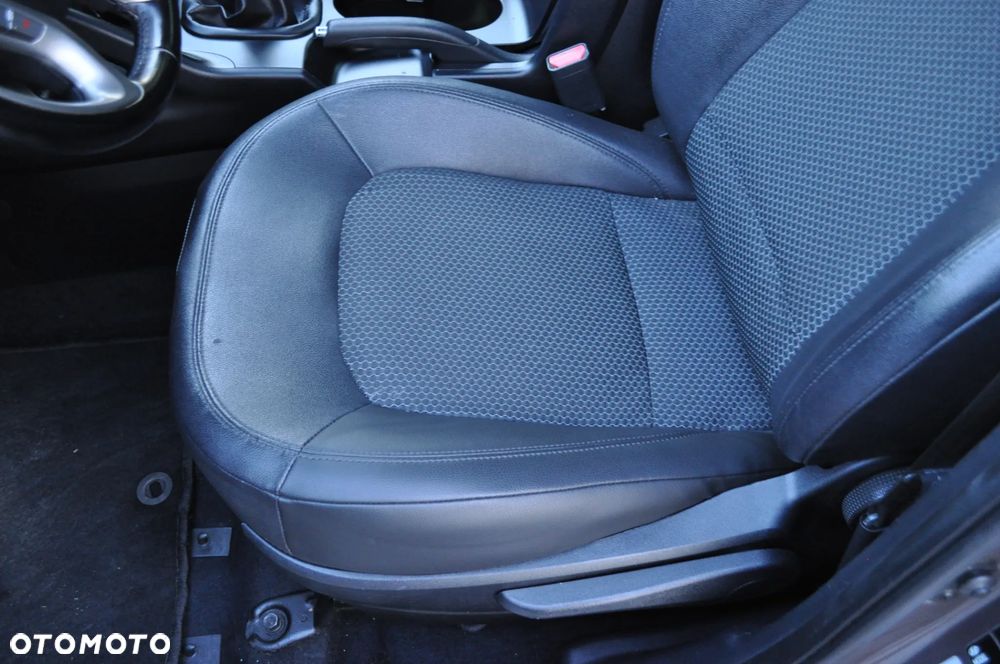 Hyundai ix35 blue 1.6 2WD Finale Gold - 23