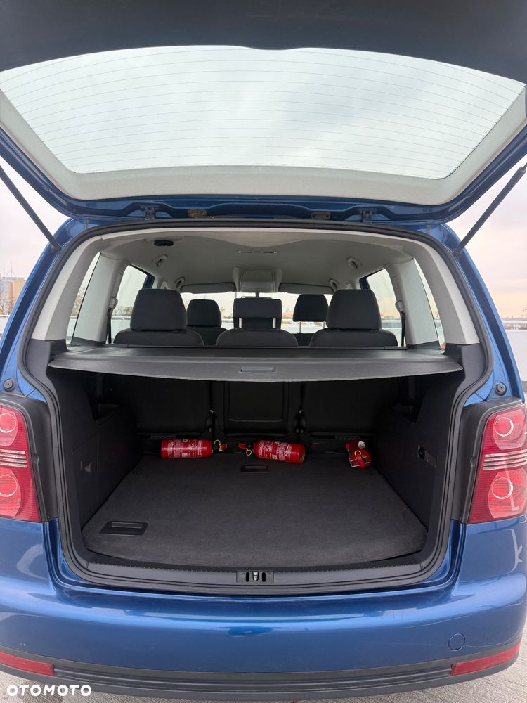Volkswagen Touran - 6