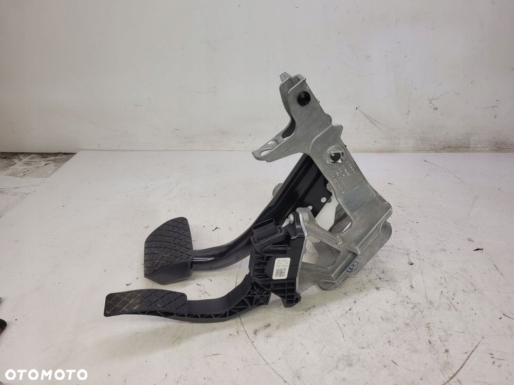 PEDAŁY STELAŻ PEDAŁÓW AUDI A4 B9 A5 8W 8W1723117 - 2