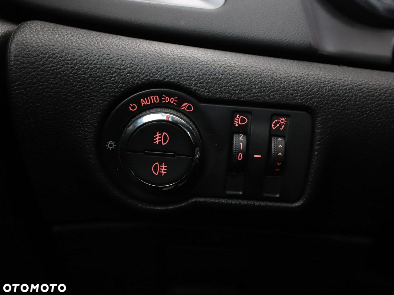 Opel Astra 1.4 Turbo Style - 32