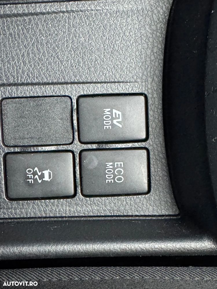 Toyota Yaris 1.5 VVT-i HSD Dynamic Bi-tone - 18