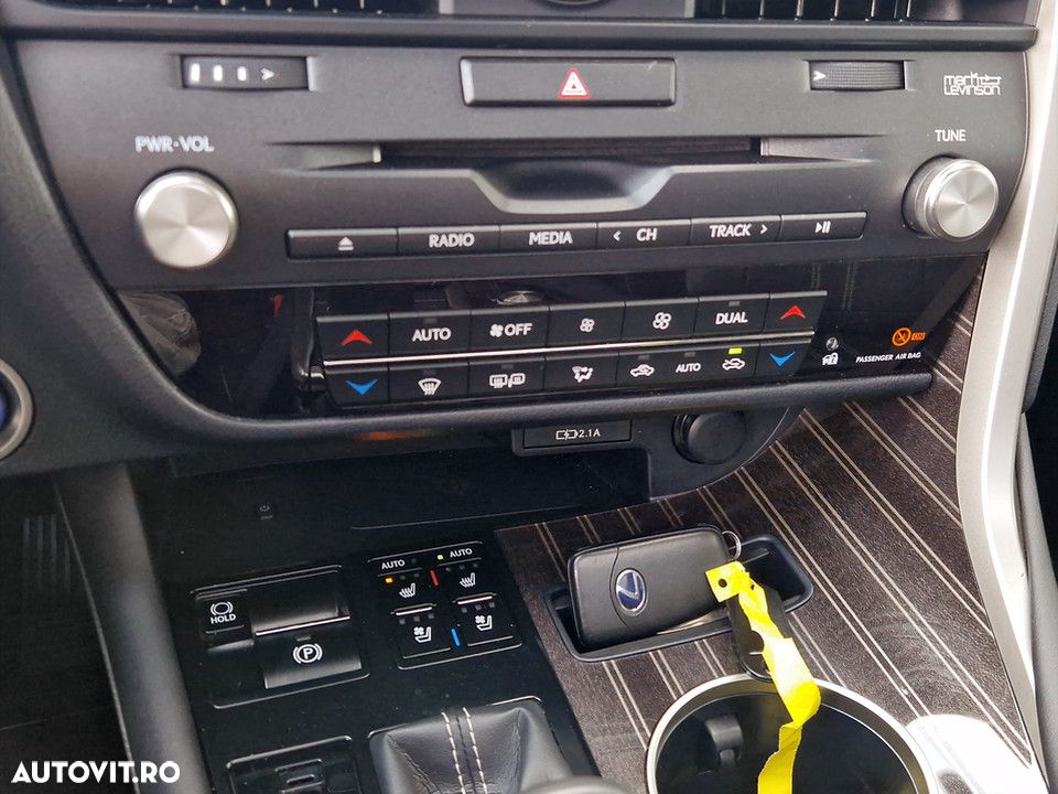 Lexus Seria RX 450hL (hybrid) - 21