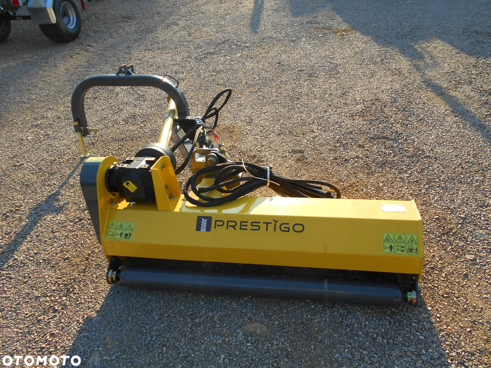 Kosiarka bijakowa/ MULCZER/dostępne od ręki/ PRESTIGO/ dostępne szerokości:* tylne : 1,1 m-1,9m *Przesuw hydrauliczny: 1,7m-2,3m * Wysięgnik(tylno-boczna) : 1,6m-2,4 m - 2