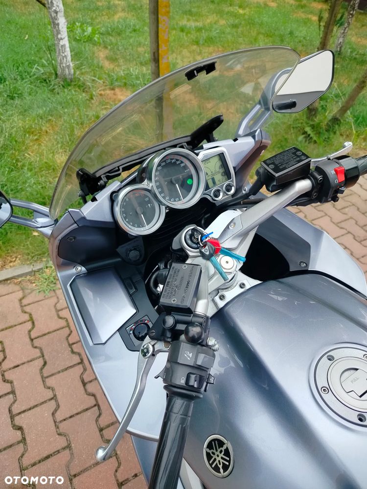 Yamaha FJR - 6