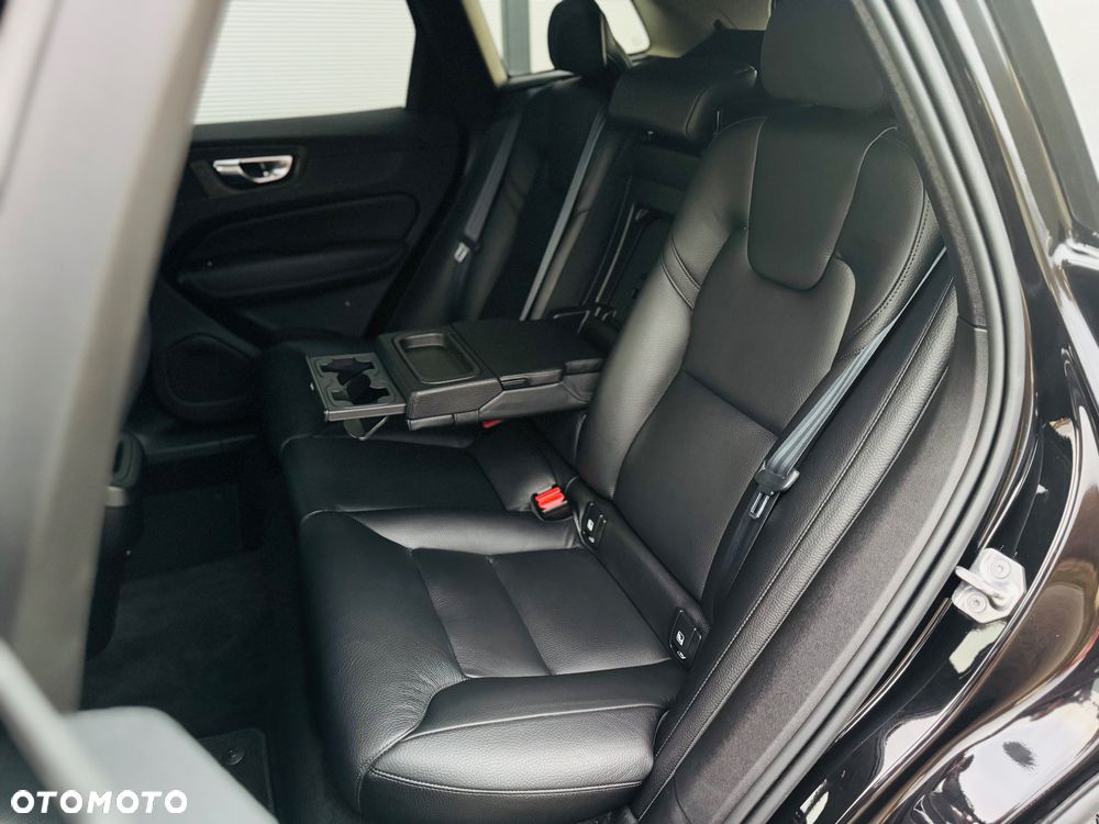 Volvo XC 60 D4 Geartronic Momentum Pro - 31