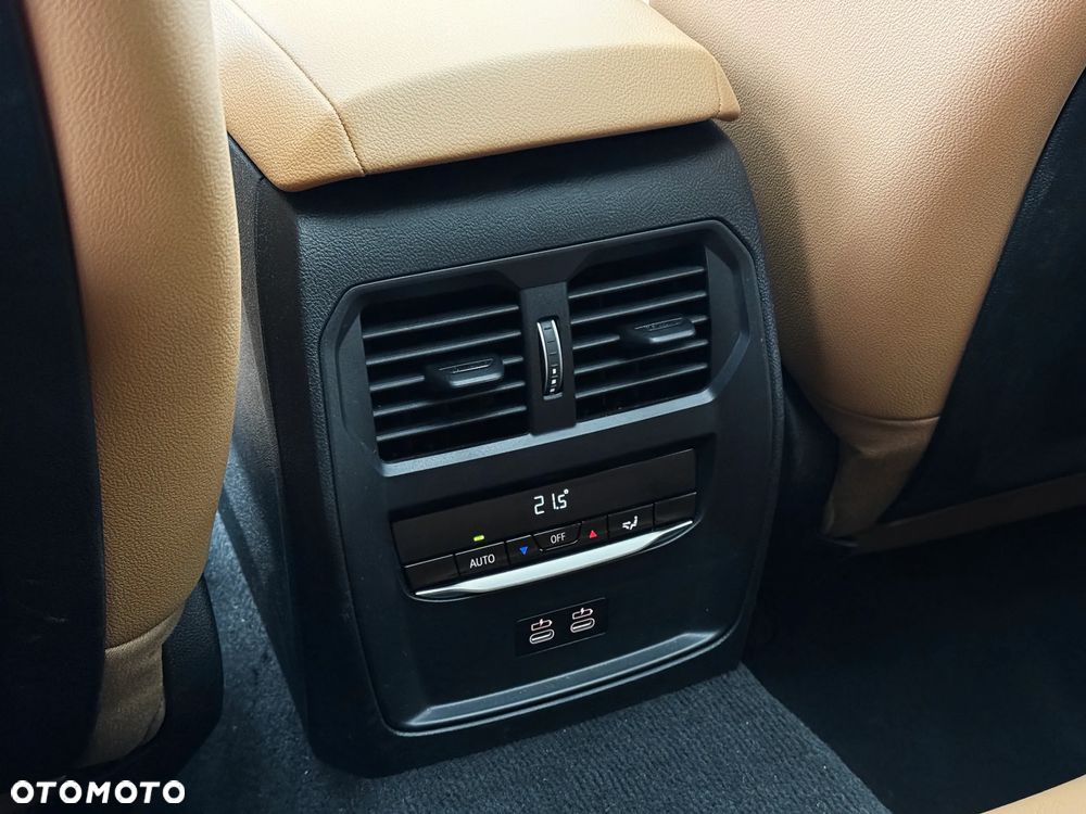 BMW Seria 3 320d xDrive M Sport Sport - 28