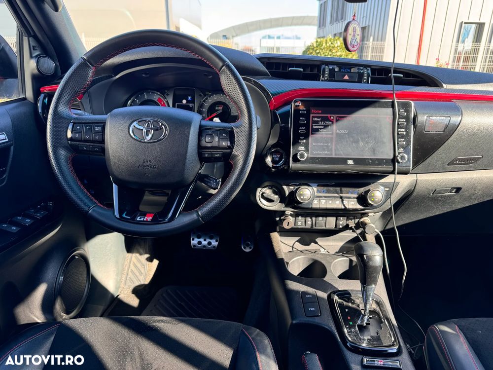 Toyota Hilux 2.8D 204CP 4x4 Double Cab AT GR Sport - 16