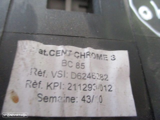Grelha Friso D6246282 RENAULT CLIO 3 2011 1.5Dci 75Cv BRANCO CENTRAL GRELHA VENTILAÇÃO  RENAULT CLIO 3 FASE 1 2008 1.5DCI 75CV 5P AZUL - 3