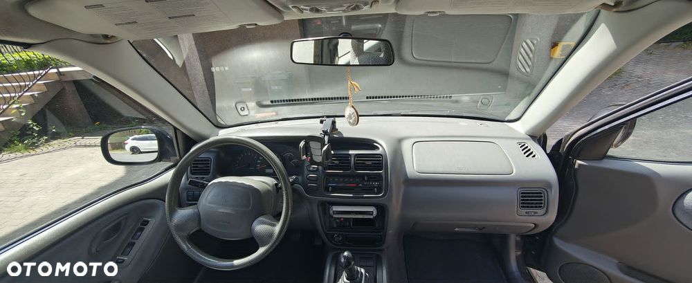 Suzuki Grand Vitara 1.6 - 13