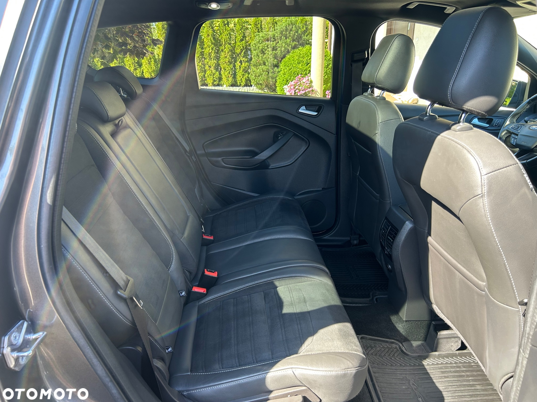 Ford Kuga 2.0 TDCi 4x4 ST-Line - 31