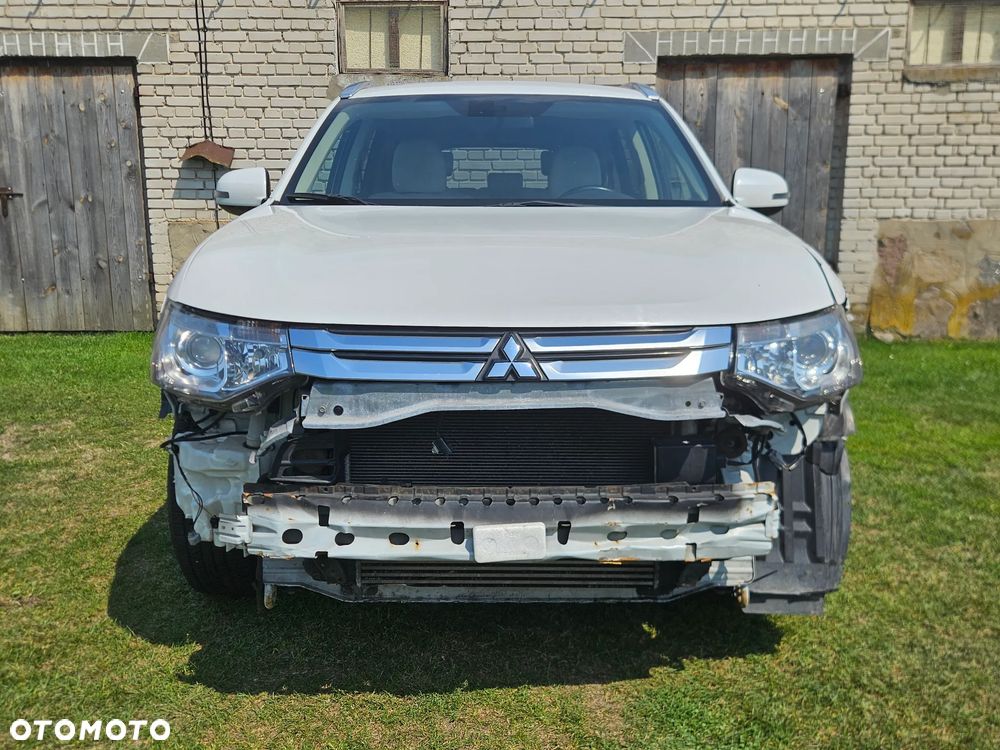 Mitsubishi Outlander 2.2 DI-D Intense + SDA 4WD - 5