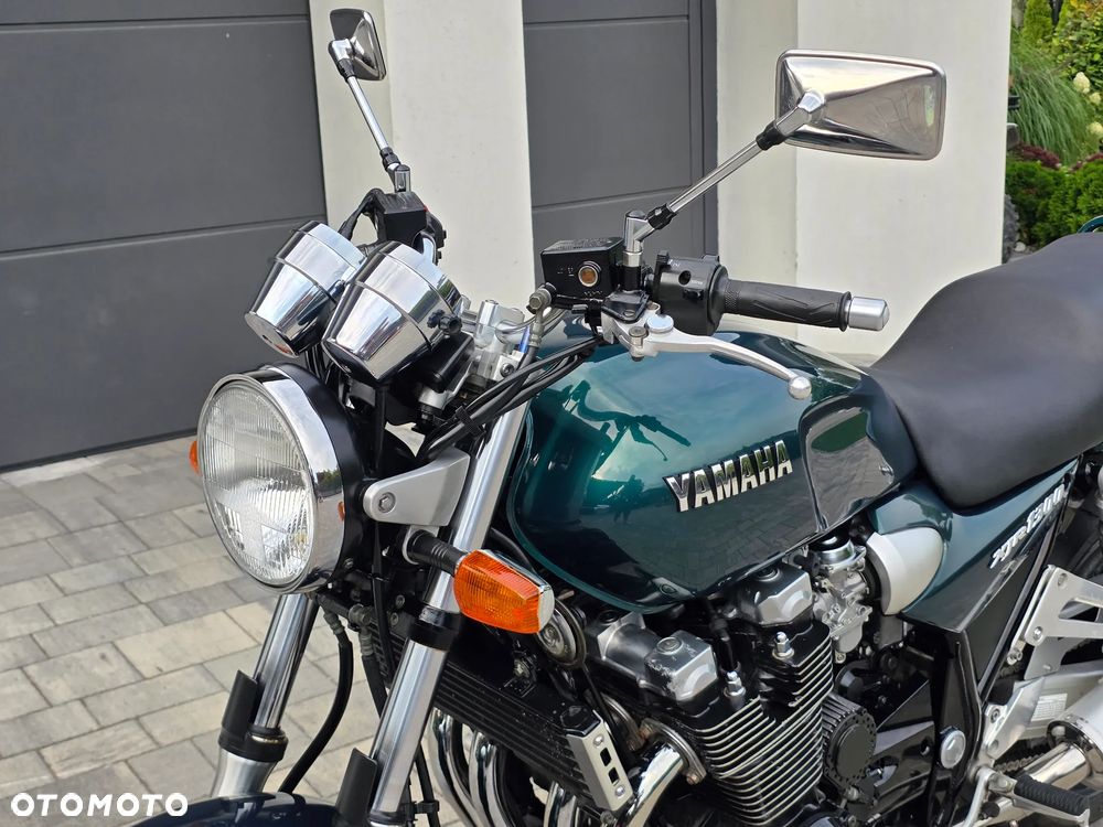 Yamaha XJR - 29