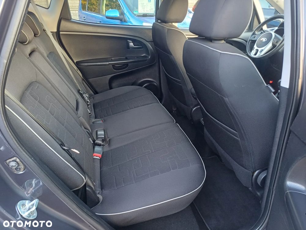 Kia Venga - 22