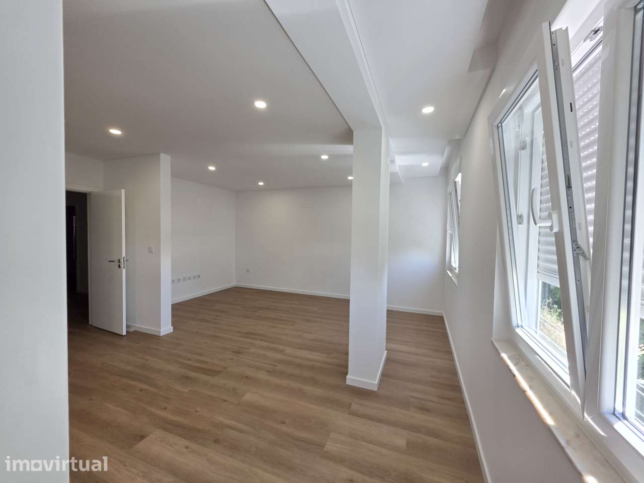 T3 Totalmente Remodelado no Centro do Pinhal Novo – 136,6m² - Grande imagem: 2/29